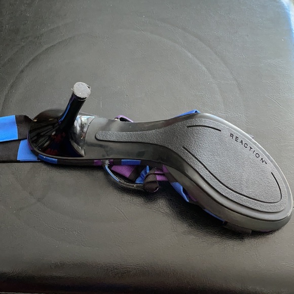 Kenneth Cole Reaction Heel Sandals - Picture 4 of 6